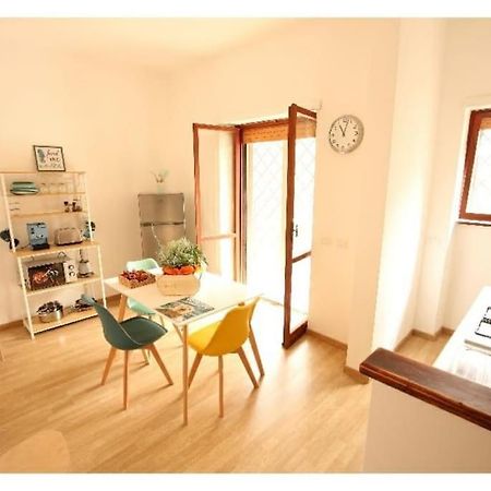 Cozy Coastal Gateway Apartment Lido di Ostia Luaran gambar