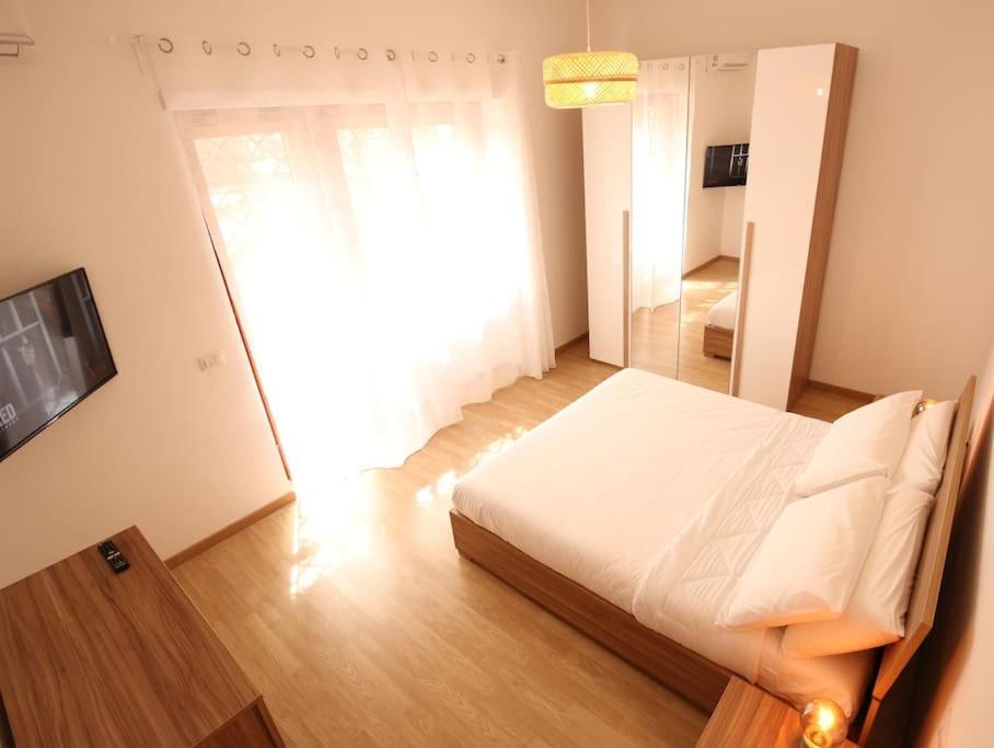 Cozy Coastal Gateway Apartment Lido di Ostia Luaran gambar