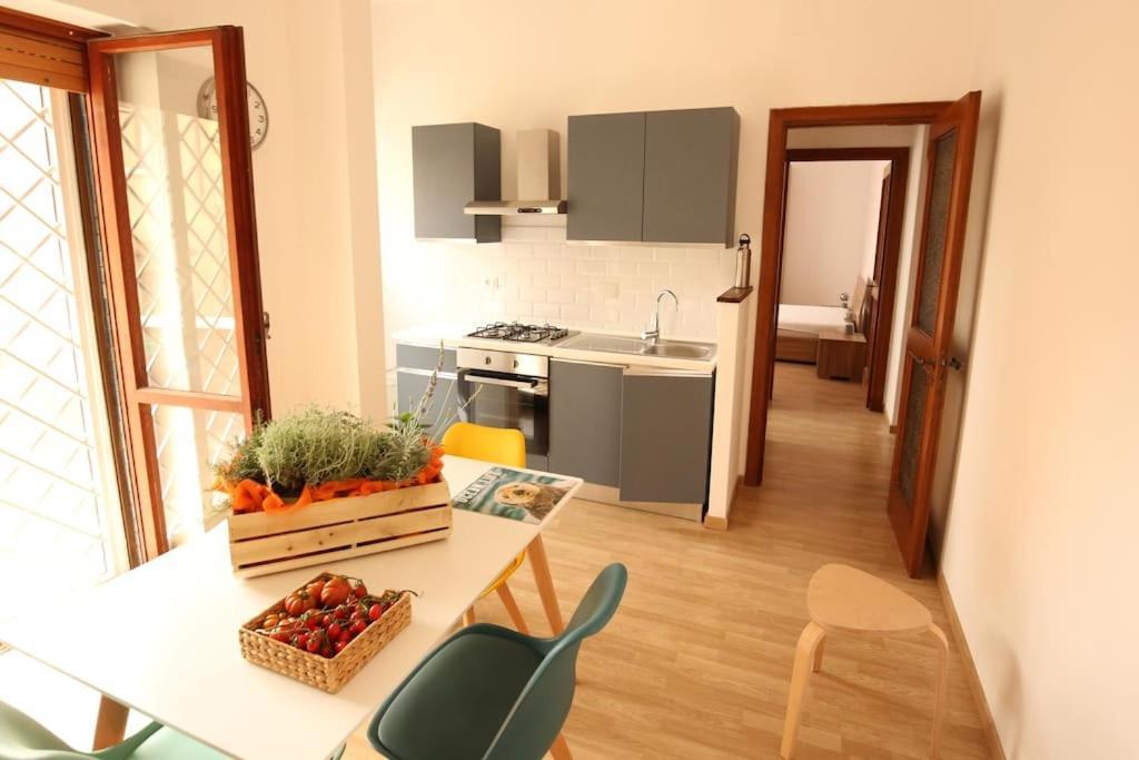 Cozy Coastal Gateway Apartment Lido di Ostia Luaran gambar